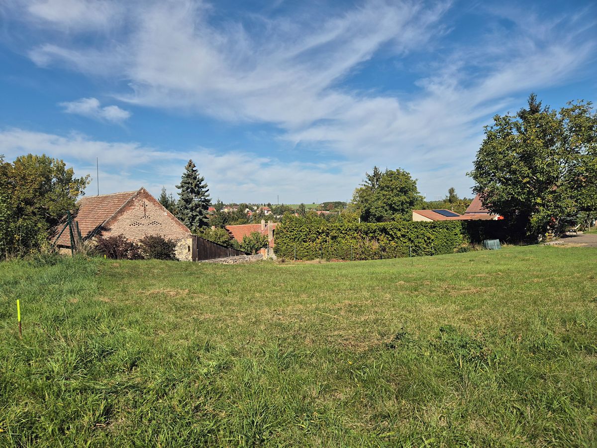 Prodej stavebního pozemku 889 m² – fotografie 4