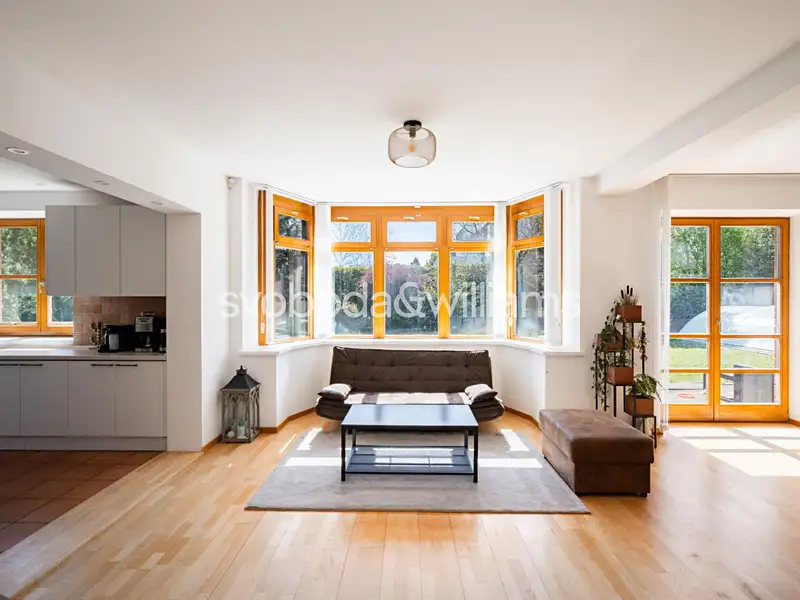 Prodej rodinného domu 389 m², pozemek 1245 m², Průhonice – náhled fotky 2