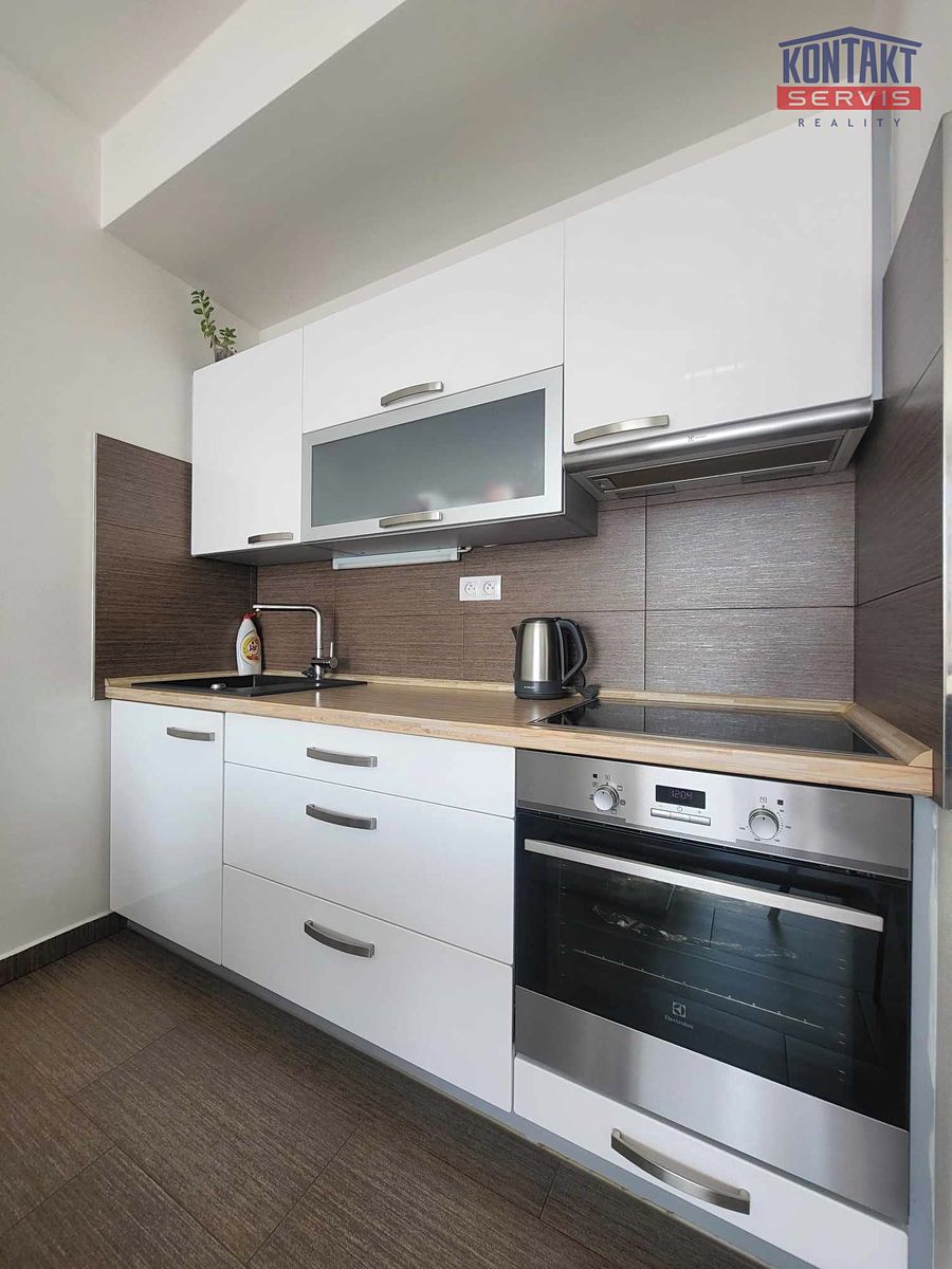 Pronájem bytu 2+kk 49 m² – fotografie 3