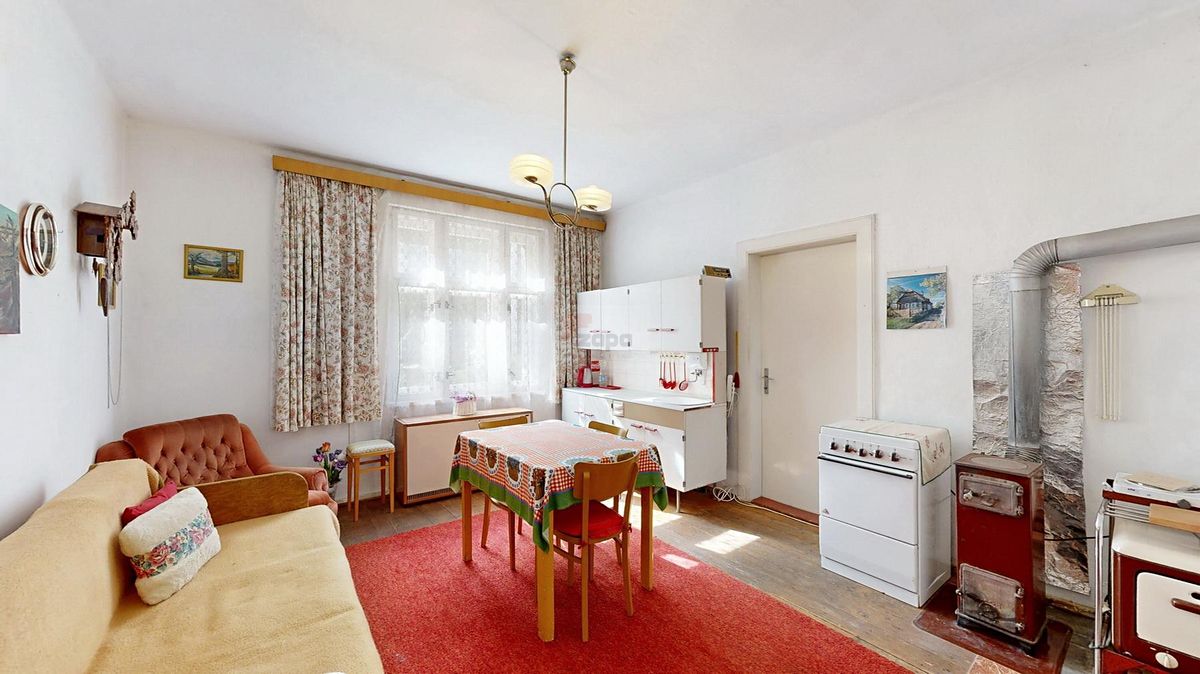 Prodej rodinného domu 264 m², pozemek 697 m² – fotografie 5