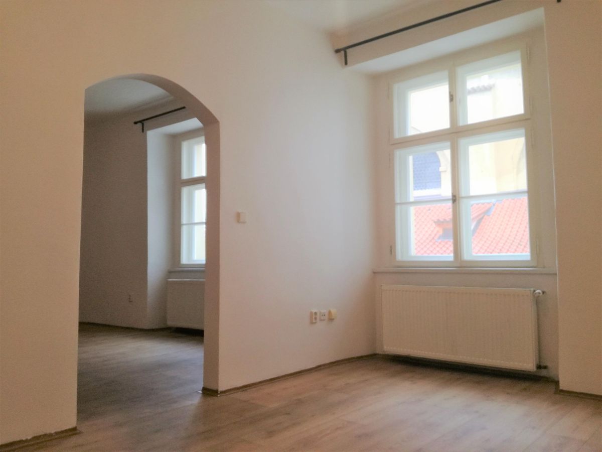 Pronájem bytu 2+kk 64 m² – fotografie 3