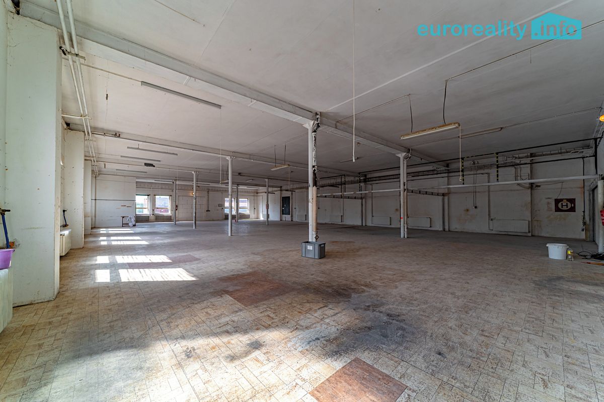 Pronájem skladového prostoru 607 m² – fotografie 3