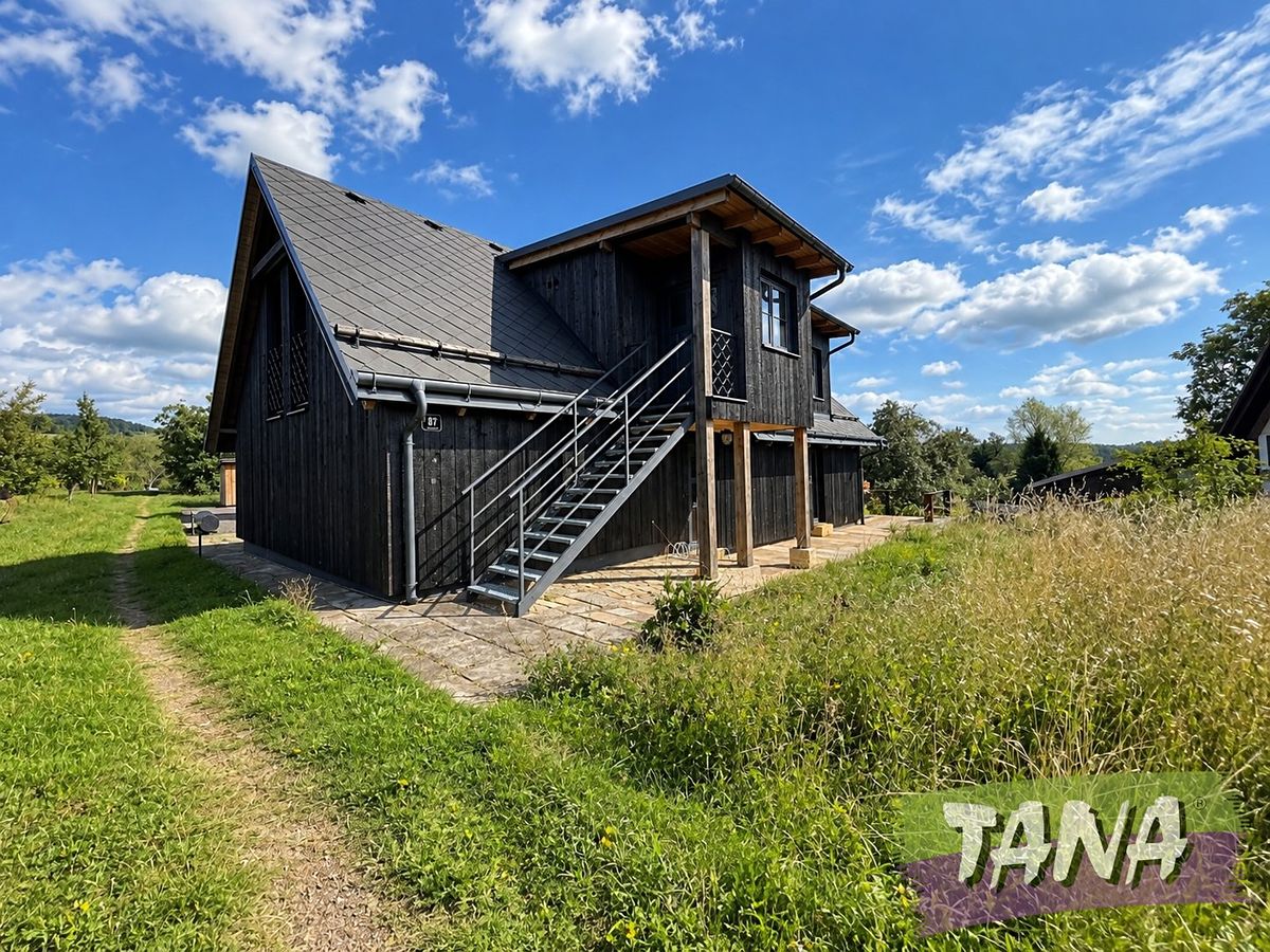 Prodej rodinného domu 310 m², pozemek 2676 m², Úhlejov – fotka 1 z 3