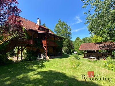Prodej rodinného domu 242 m², pozemek 1164 m²