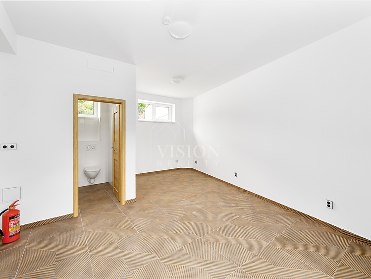 Комерційне приміщення на продаж, 322 м² (30 з 50)
