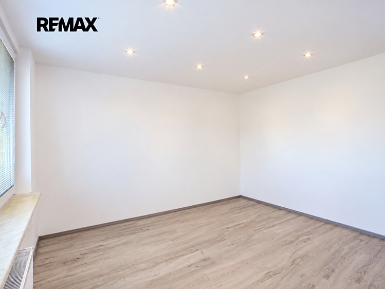 Pronájem bytu 1+1, 28 m² (7 z 11)