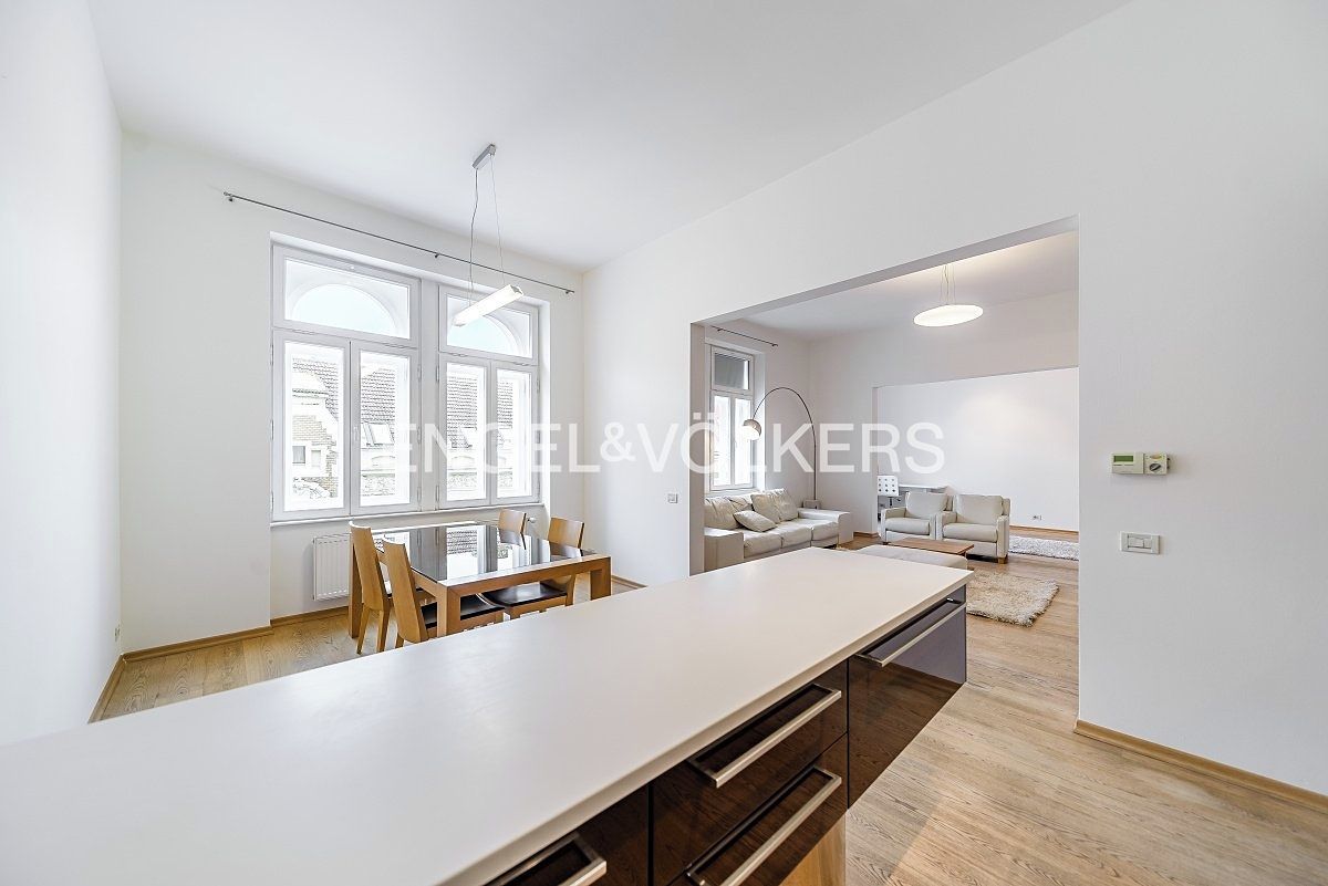 Pronájem bytu 2+kk 128 m² – fotografie 2