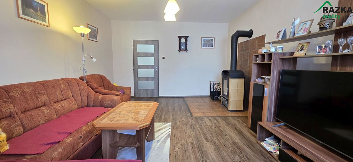 Prodej rodinného domu 190 m², pozemek 1076 m² – fotografie 5