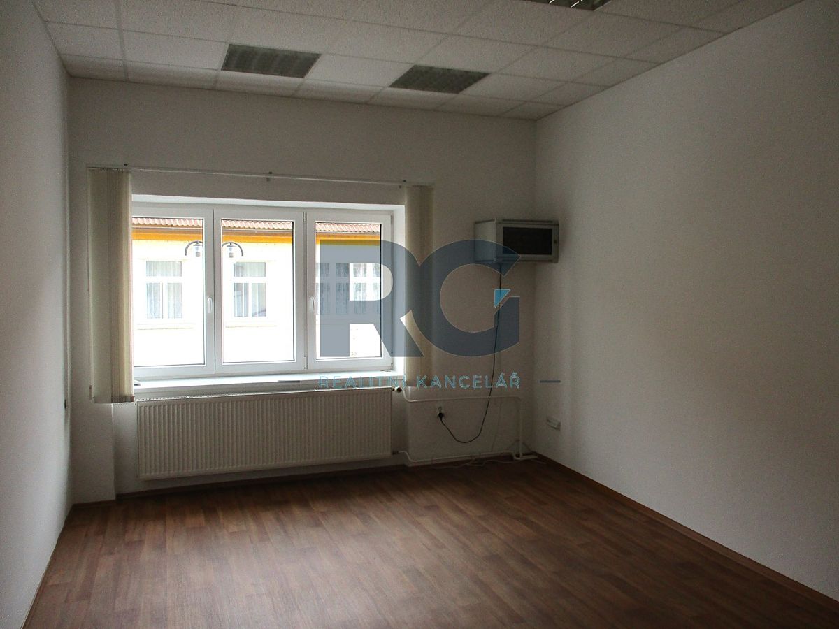 Pronájem kanceláře 24 m² – fotografie 4