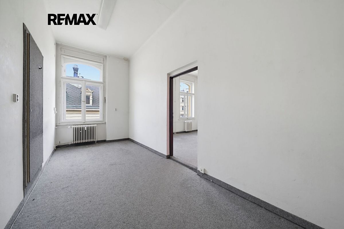 Prodej kanceláře 61 m² – fotografie 2