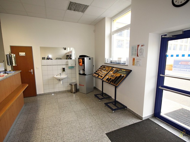 Комерційне приміщення в оренду, 1 480 м² (8 з 17)