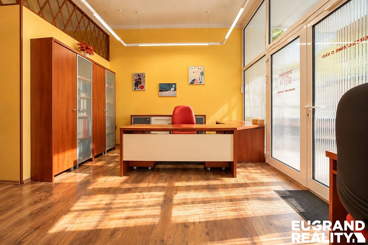 Pronájem kanceláře 57 m² – fotografie 4