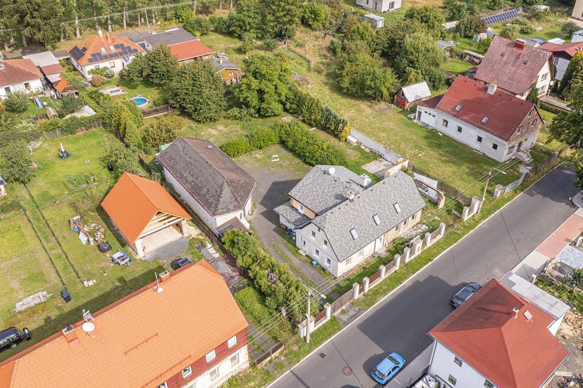 Prodej rodinného domu 387 m², pozemek 1822 m² – fotografie 2