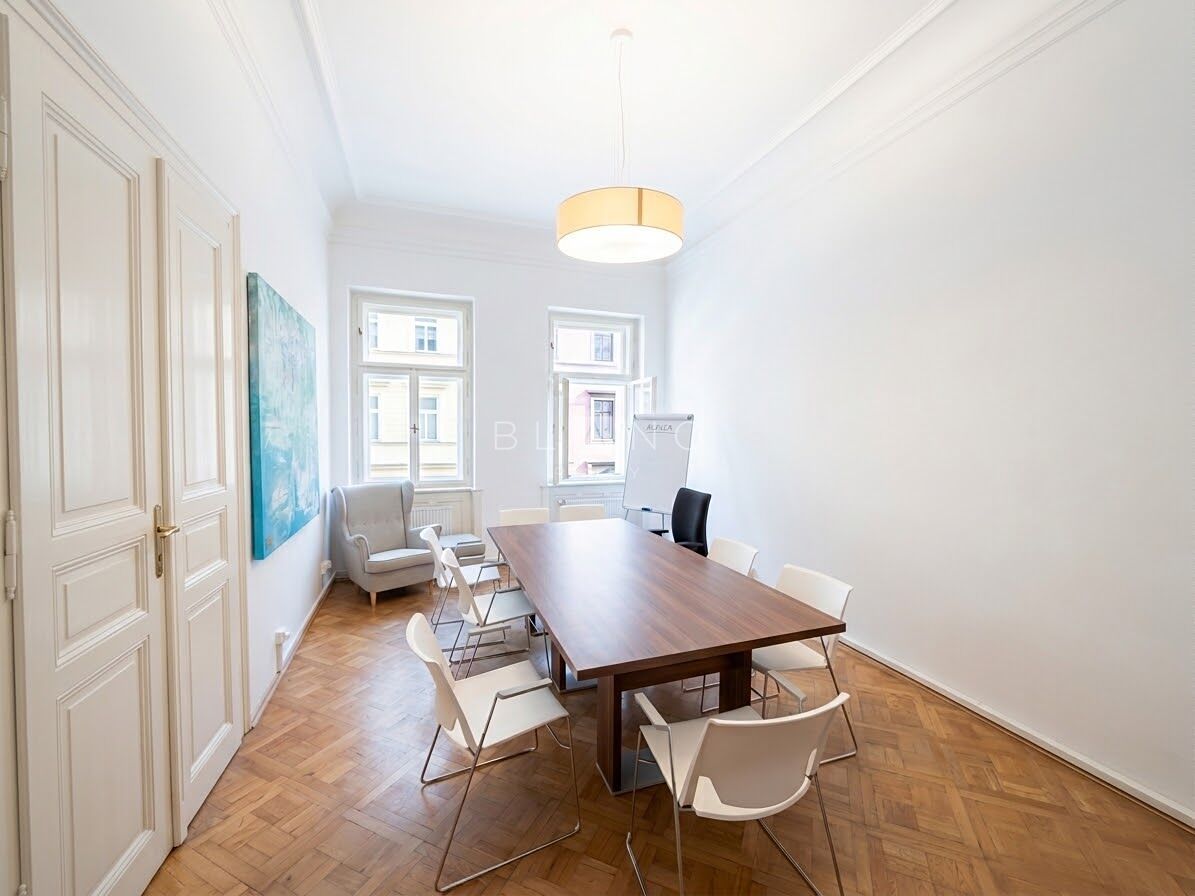 Pronájem kanceláře 135 m² – fotografie 3