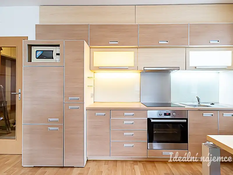 Pronájem bytu 1+kk, 40 m², Praha 10, Praha