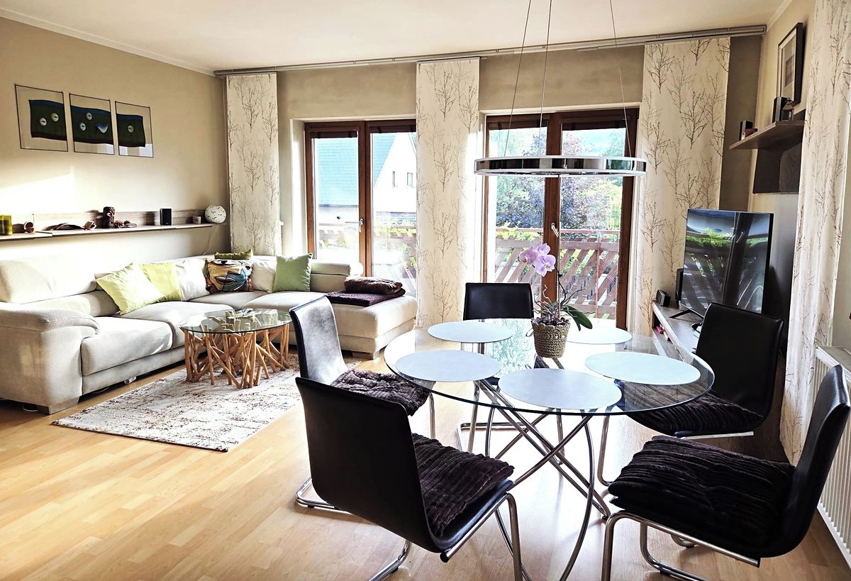 Prodej rodinného domu 204 m², pozemek 1215 m² – fotografie 3