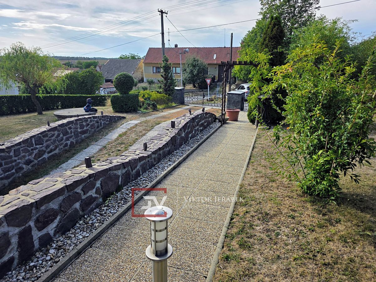 Prodej rodinného domu 270 m², pozemek 1145 m² – fotografie 5