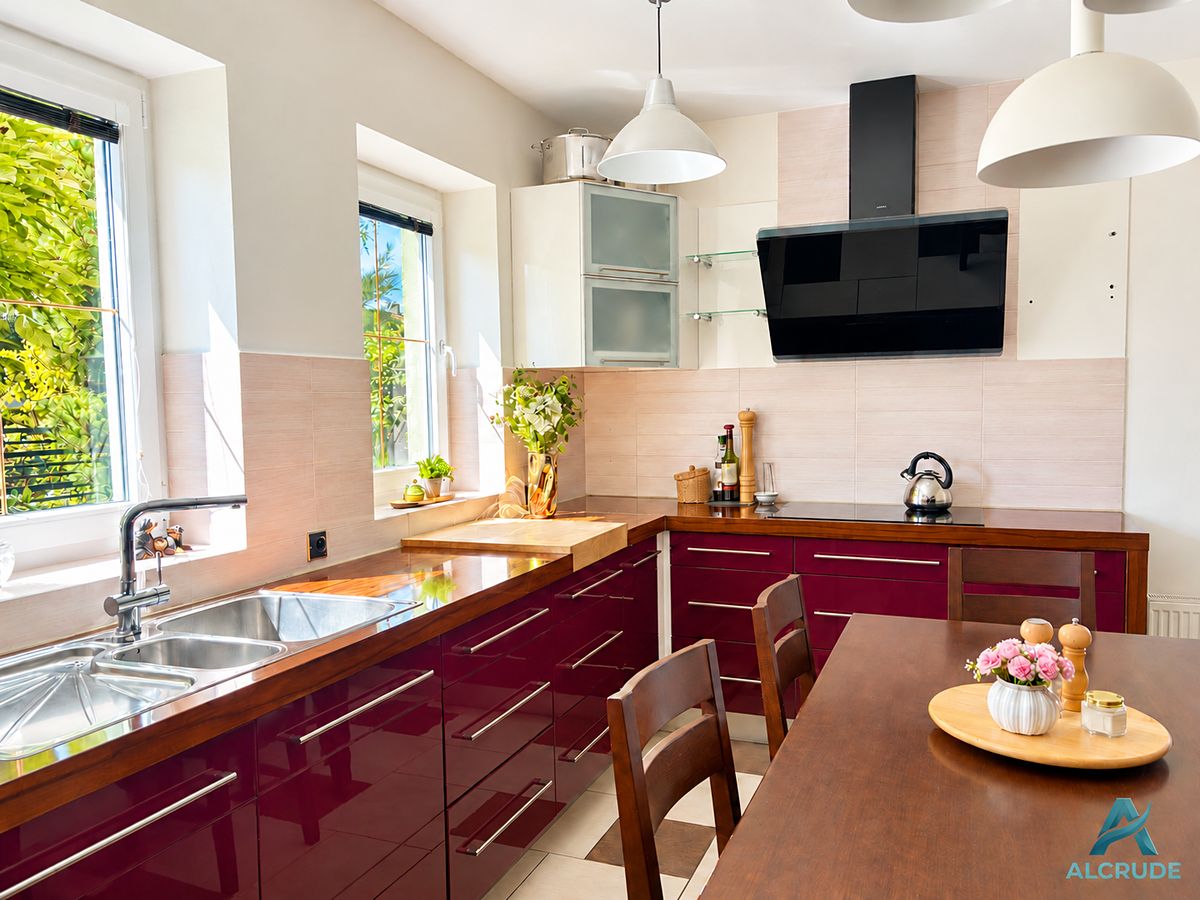 Prodej rodinného domu 316 m², pozemek 672 m² – fotografie 4