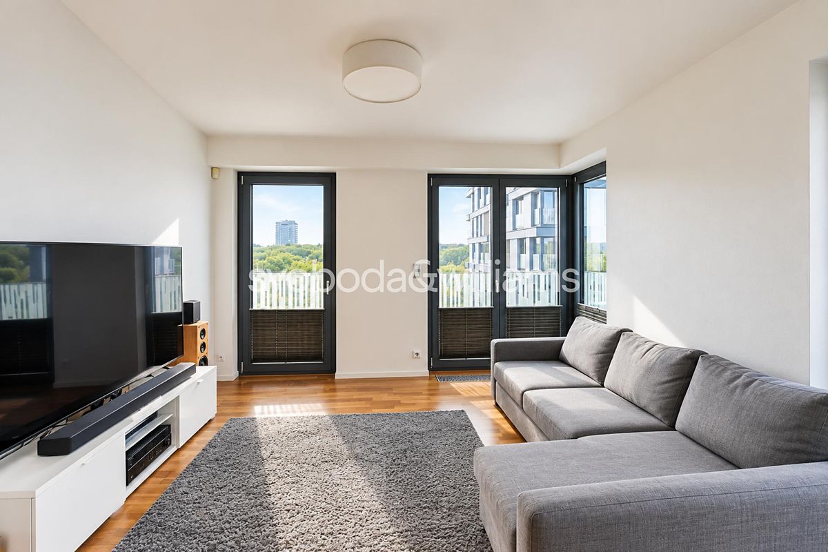 Pronájem bytu 2+kk 75 m² – fotografie 3