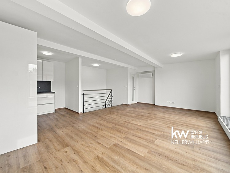 Pronájem bytu 3+kk, 90 m² (39 z 47)