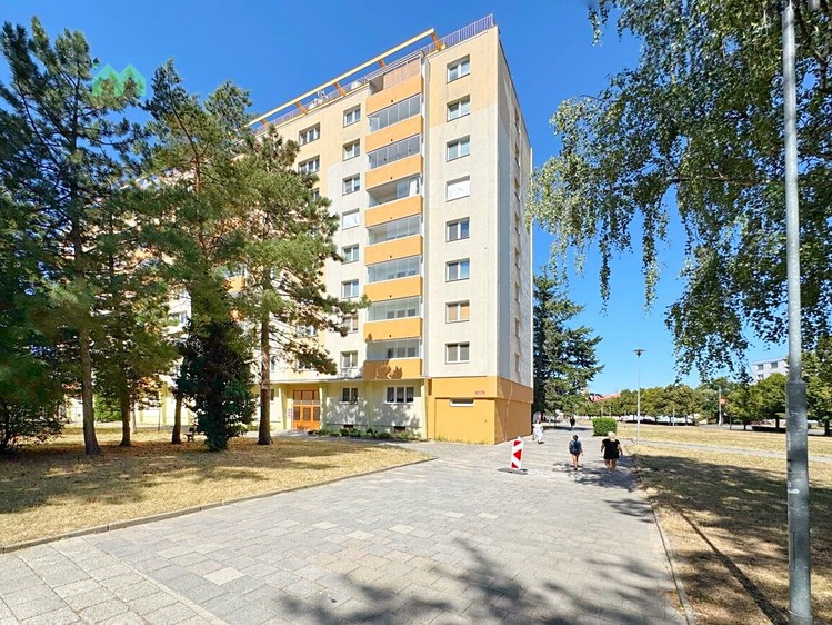 Pronájem bytu 3+1, 72 m² (1 z 50)