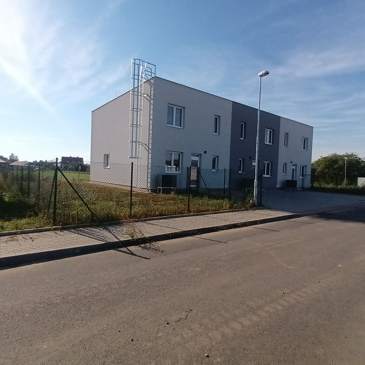 Prodej rodinného domu 137 m², pozemek 300 m² – fotografie 2