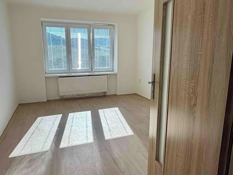 Pronájem bytu 2+1 52 m², Starý Jičín – náhled fotky 3