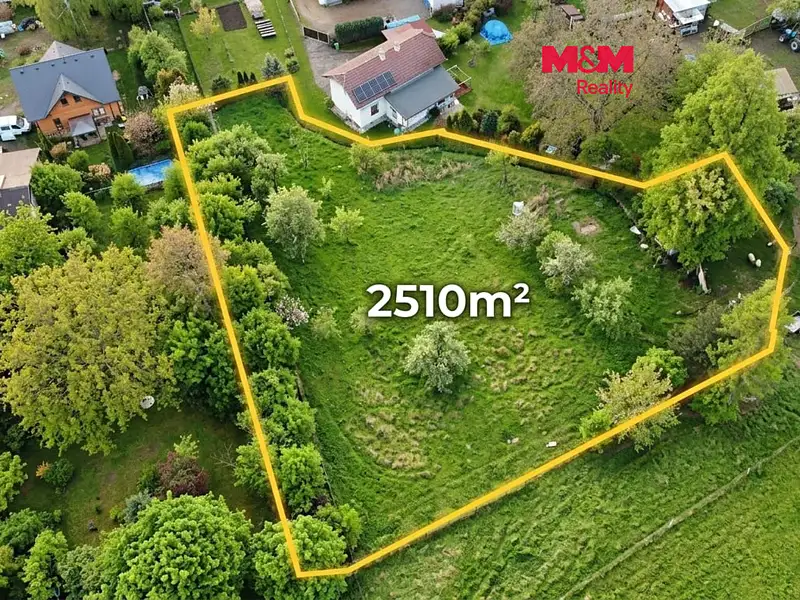 Prodej stavebního pozemku 2510 m², Krnov – náhled fotky 1