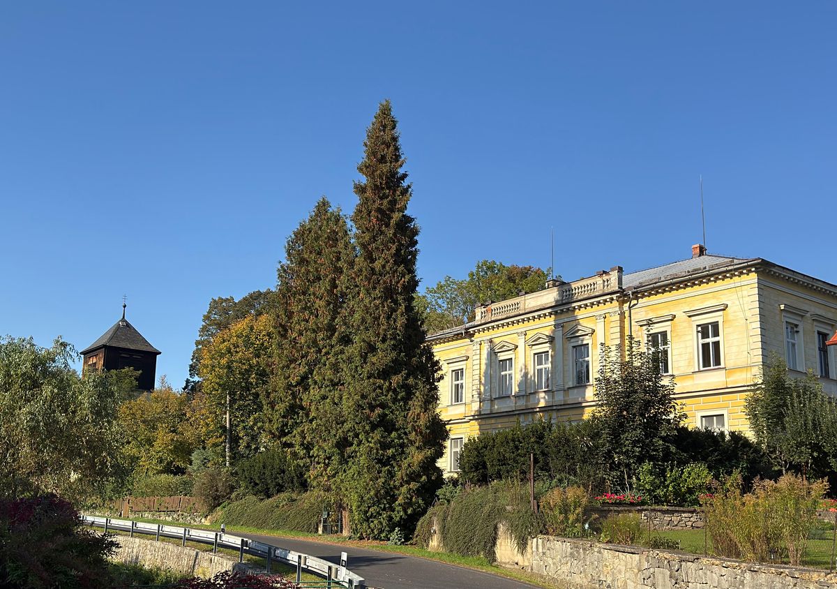 Prodej vily 580 m², pozemek 5568 m²