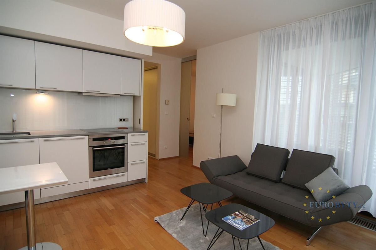 Pronájem bytu 2+kk 70 m² – fotografie 2