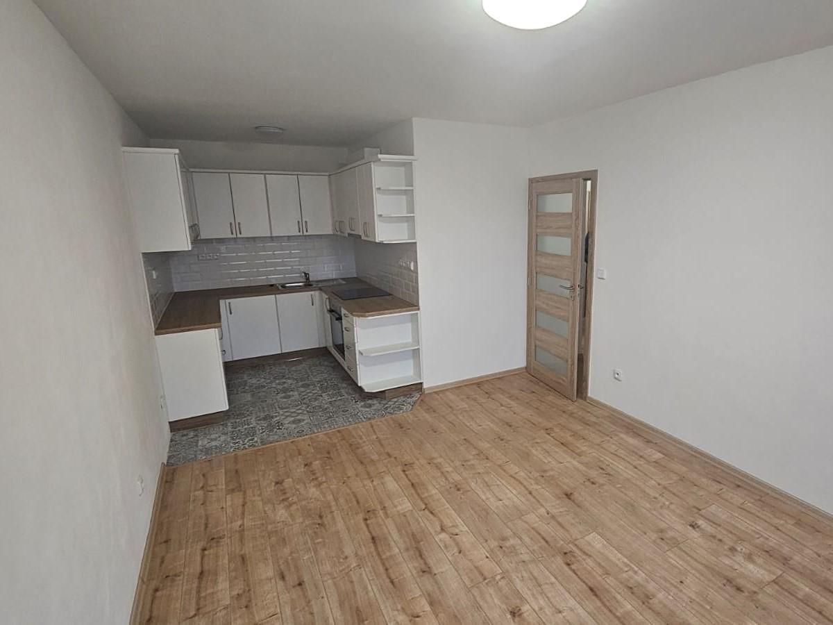 Pronájem bytu 2+kk 42 m² – fotografie 4