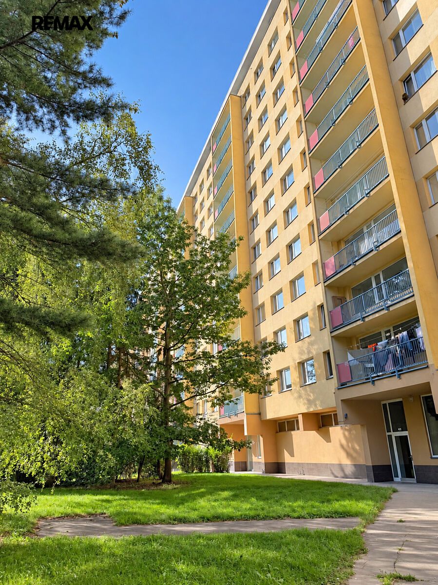 Pronájem bytu 2+1 62 m² – fotografie 3