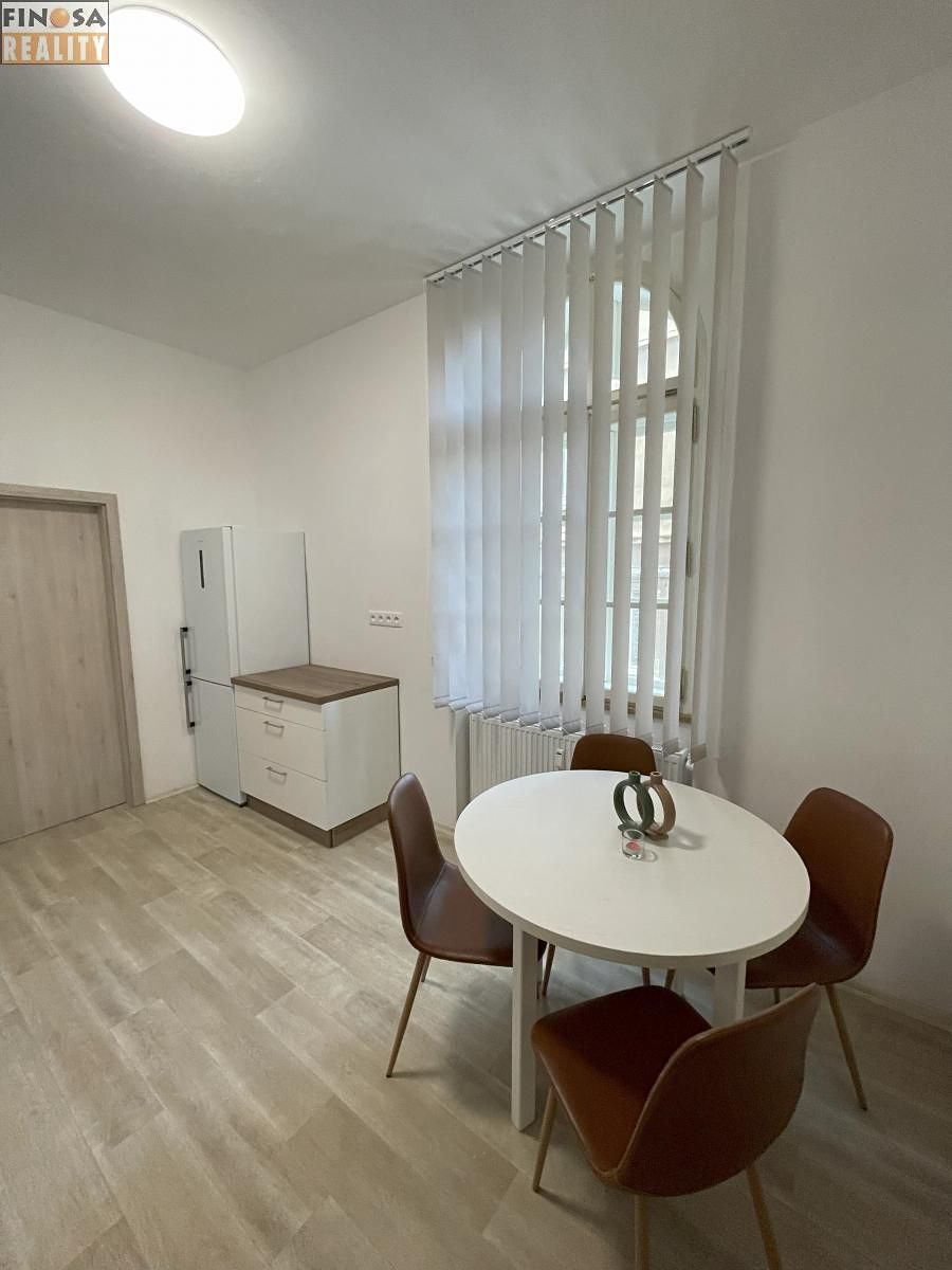 Pronájem bytu 3+1 89 m² – fotografie 3