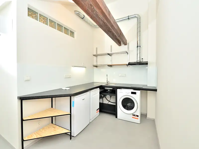 Pronájem bytu 1+kk 29 m², Praha – náhled fotky 1