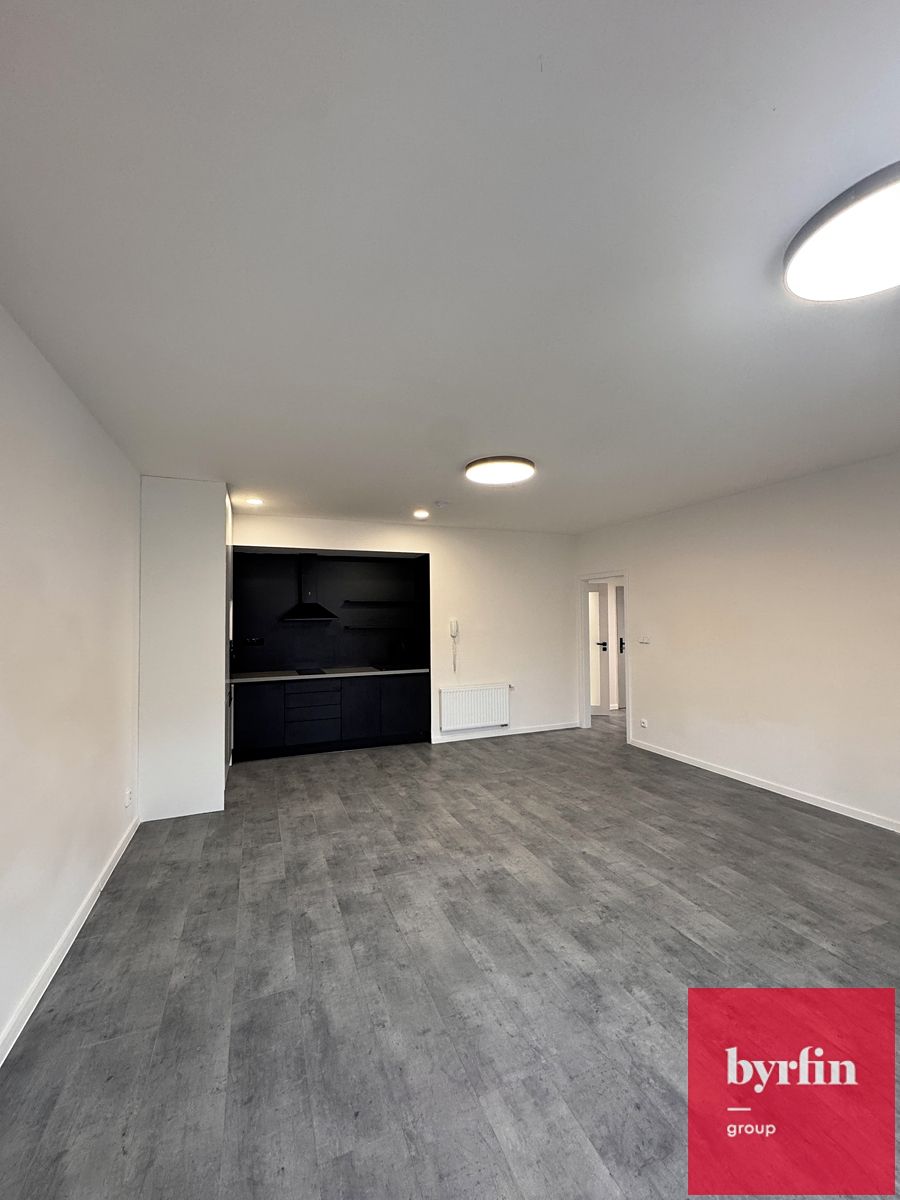 Pronájem bytu 2+kk 55 m² – fotografie 3