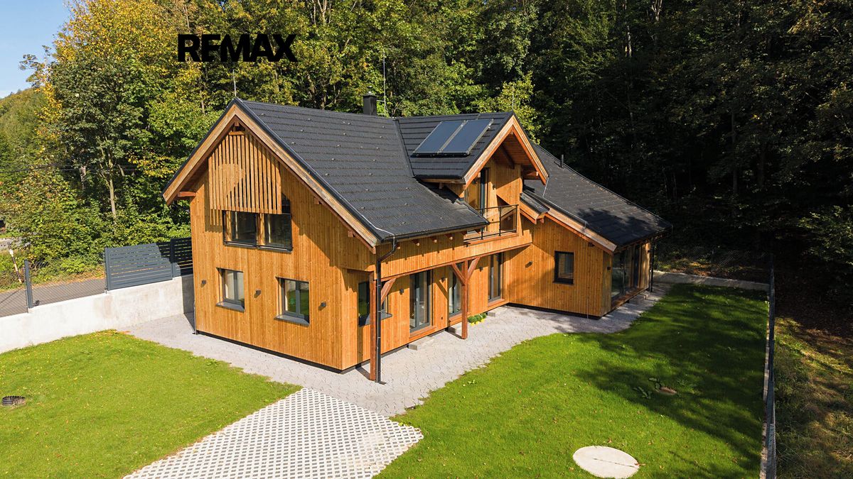 Prodej rodinného domu 198 m², pozemek 641 m²