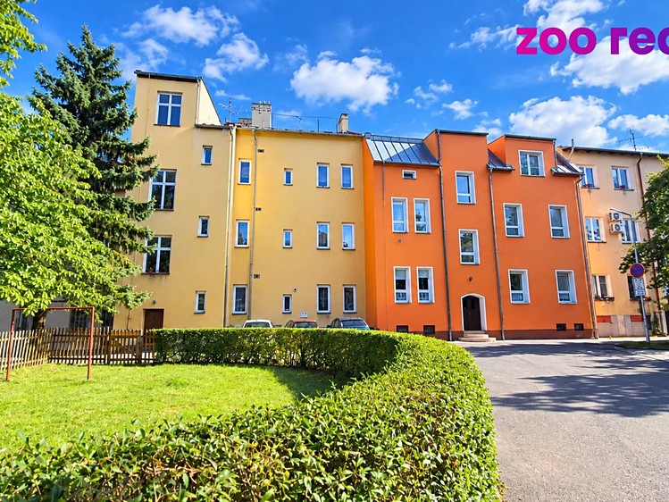 Wohnung 3+1 zur Miete, 168 m² (1 von 12)