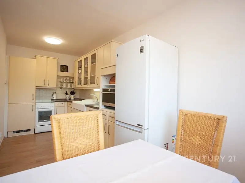 Prodej bytu 3+1 80 m², Praha – náhled fotky 2