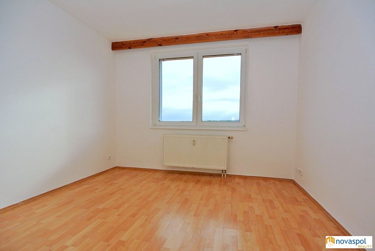 Pronájem bytu 2+1 40 m² – fotografie 3