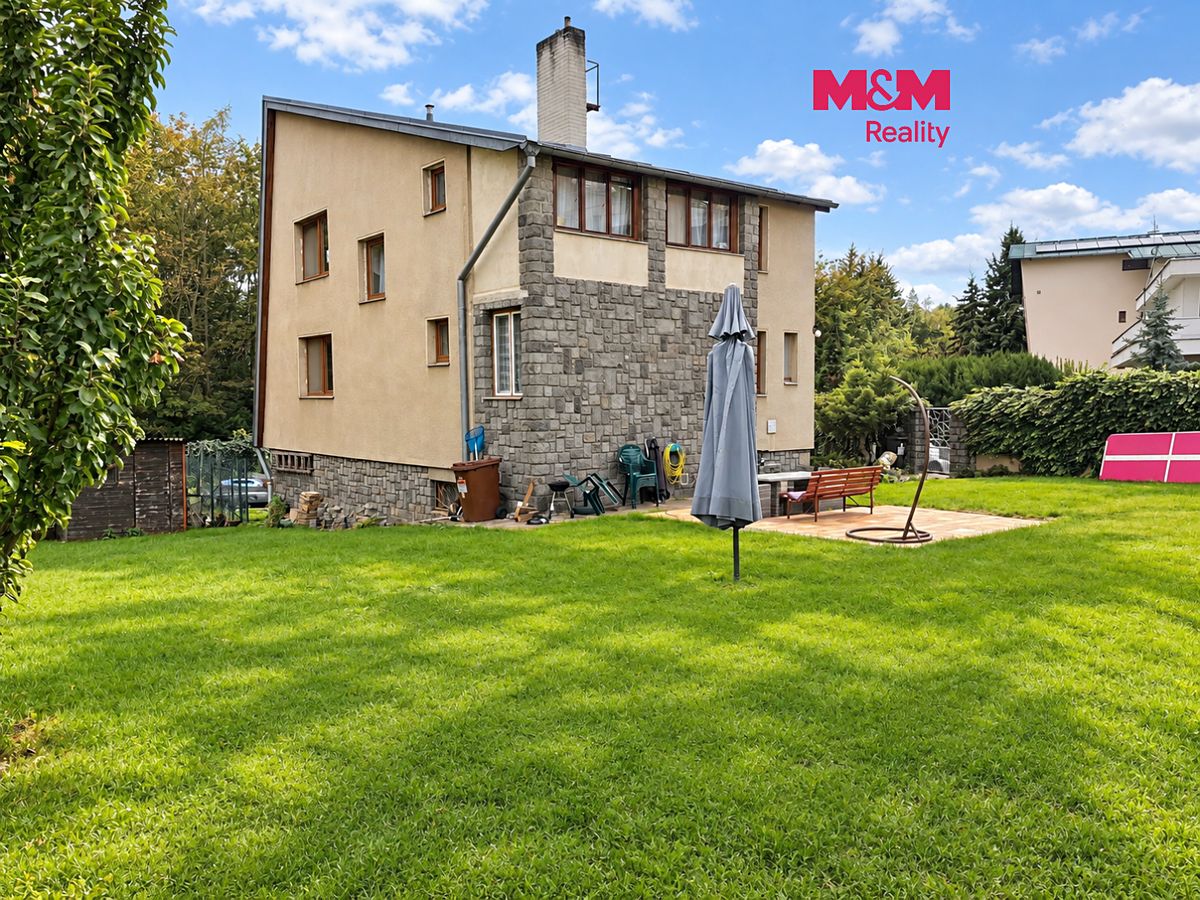 Prodej rodinného domu 190 m², pozemek 680 m², Praha – fotka 1 z 3