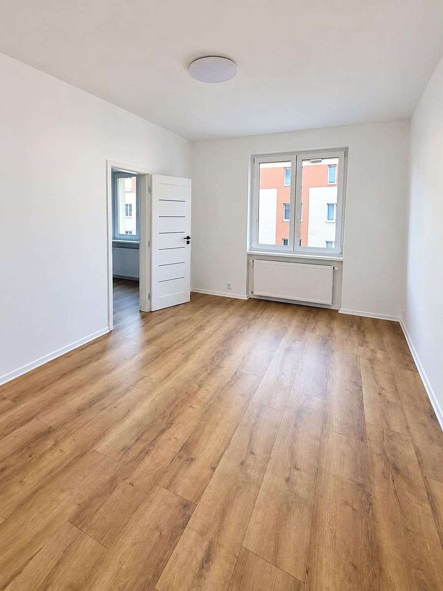 Pronájem bytu 2+1 49 m² – fotografie 3