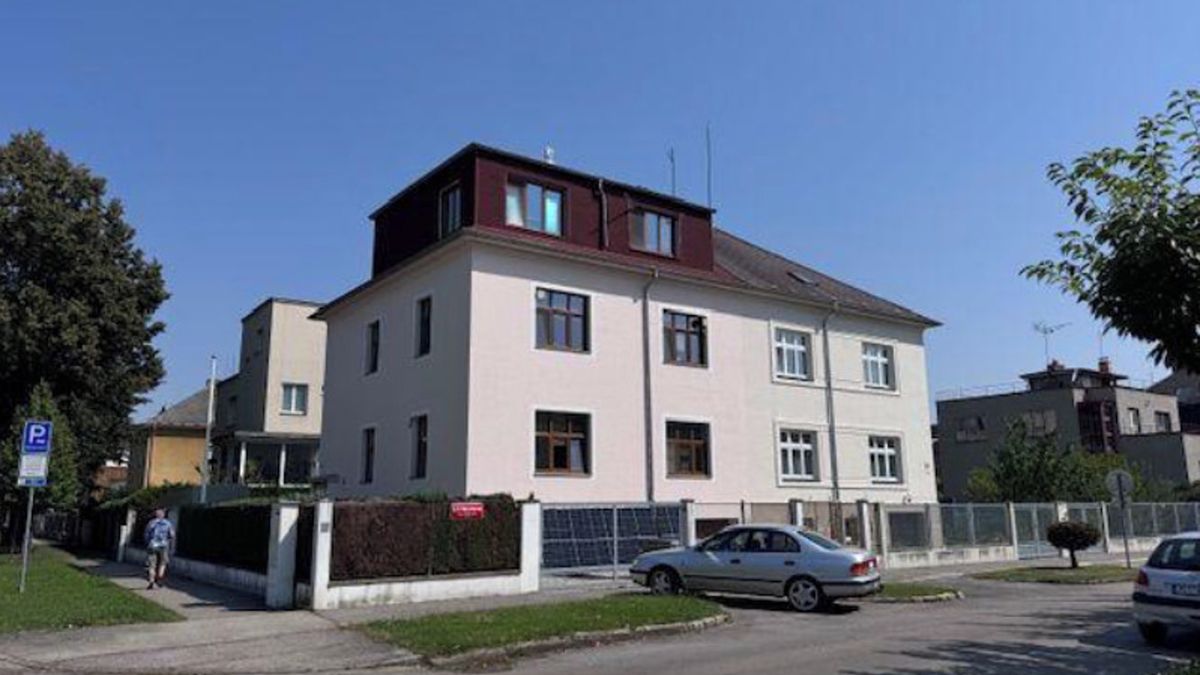 Dražba rodinného domu 118 m², pozemek 342 m², České Budějovice – fotka 1 z 3