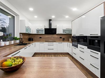 Prodej rodinného domu 221 m², pozemek 1252 m²