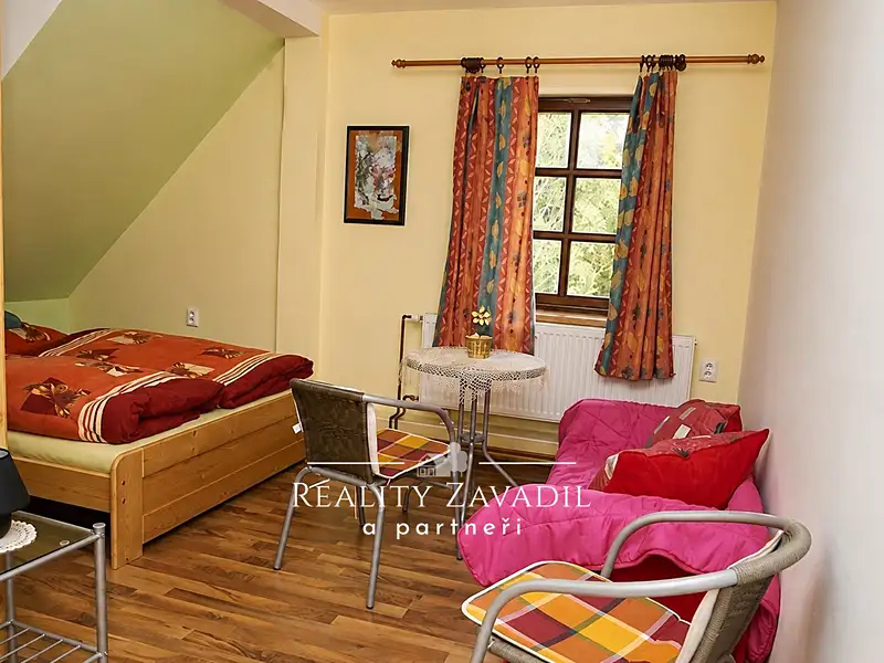 Prodej ubytovacího zařízení 322 m², Vysoká – náhled fotky 3