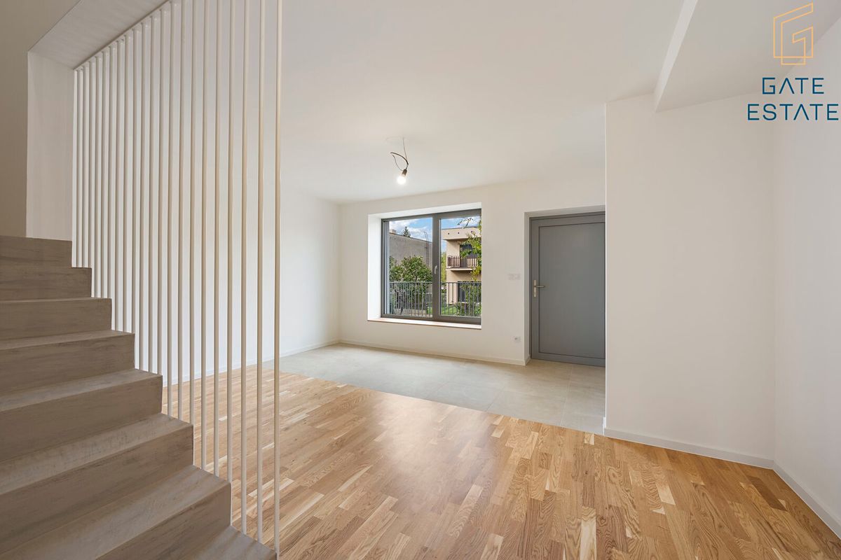 Prodej rodinného domu 217 m², pozemek 270 m² – fotografie 5
