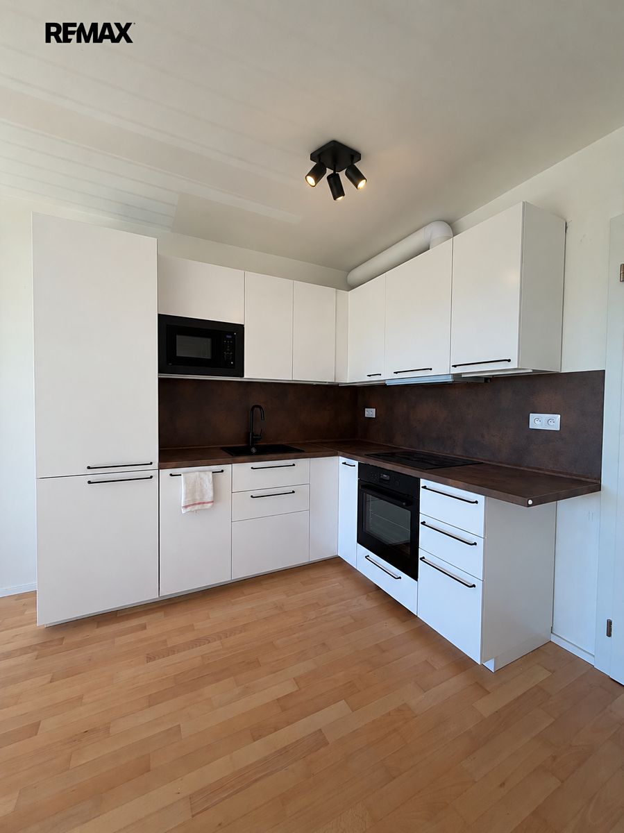 Pronájem bytu 1+kk 34 m²
