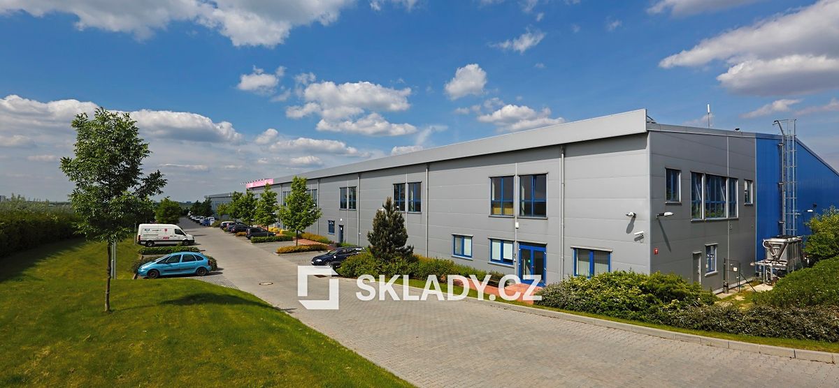 Pronájem skladového prostoru 1055 m²
