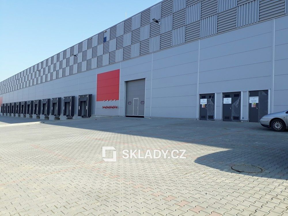 Pronájem skladového prostoru 11500 m²