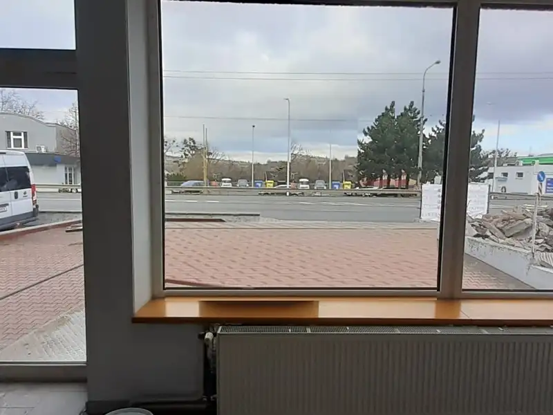 Pronájem obchodního prostoru 100 m², Zlín – náhled fotky 3