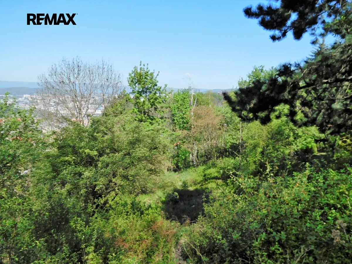 Prodej stavebního pozemku 1383 m²